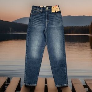 Levi's High Waisted Mom Jeans 28 (28x26.5) Blue Tapered Denim Stretch Womens NWT